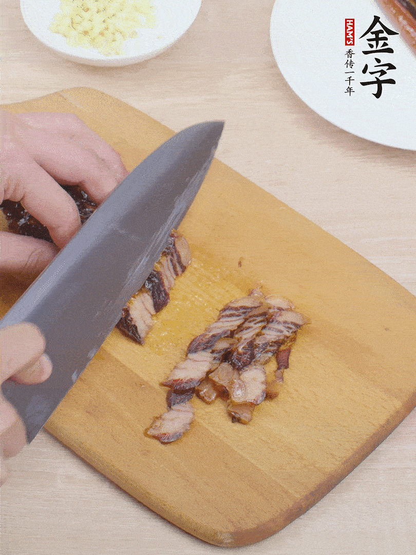 BB贝博艾弗森官网
酱油肉切薄片。